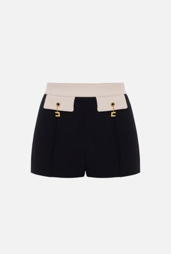 Colour-blocking shorts in double layer crêpe fabric